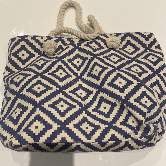 Summer and Rose beach bag. - Picture 2 of 7